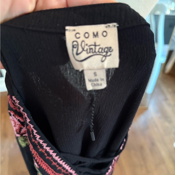 Black Top with Floral Embroidery giving Johnny Was vibes - Picture 5 of 5